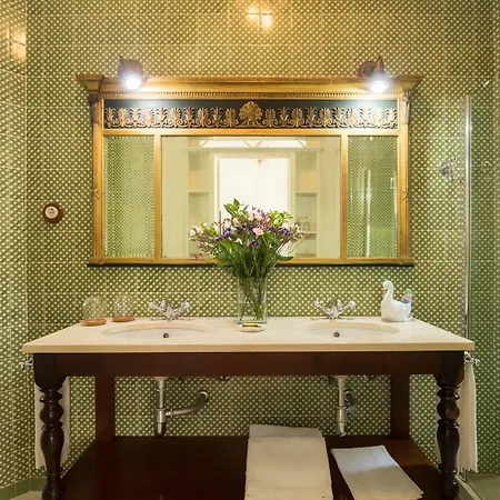 Casa De Mogofores Bed and Breakfast