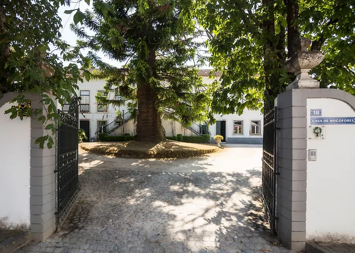 Casa De Mogofores Bed & Breakfast 3*